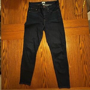 listing-status-banner